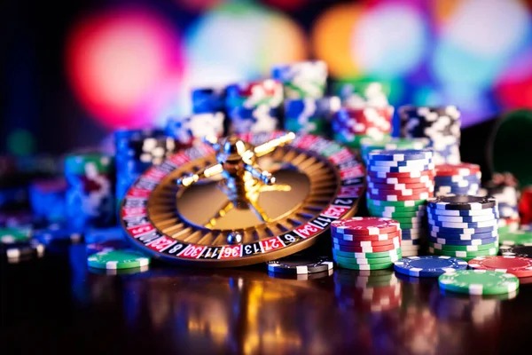 Free spin bonus round in The Dog House showing multiplier activation